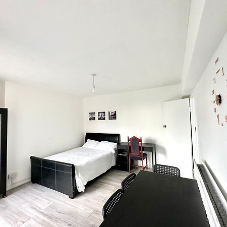 Fabulous 3 Bedroom Flat Sleeps 6 런던 외부 사진