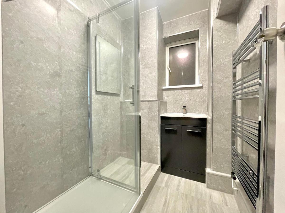 Fabulous 3 Bedroom Flat Sleeps 6 런던 외부 사진