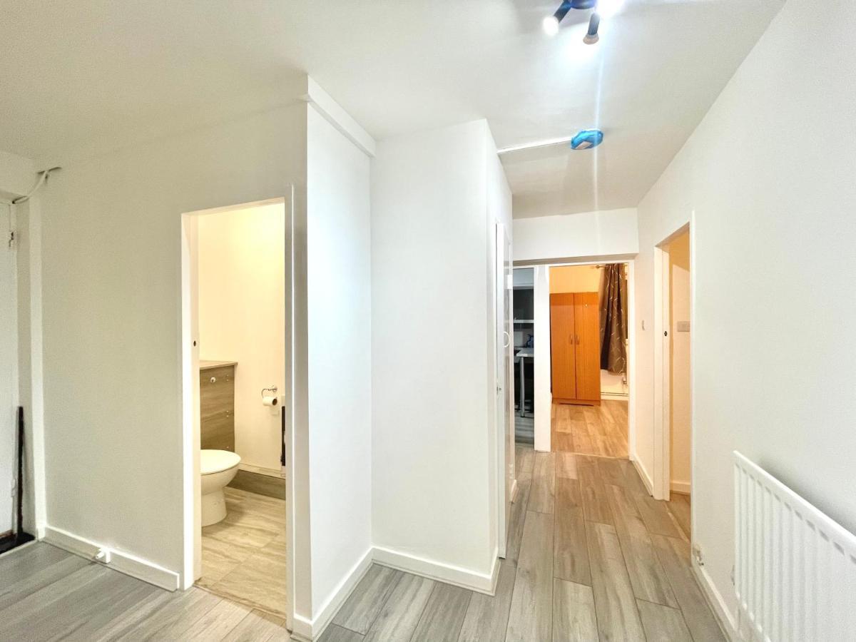 Fabulous 3 Bedroom Flat Sleeps 6 런던 외부 사진