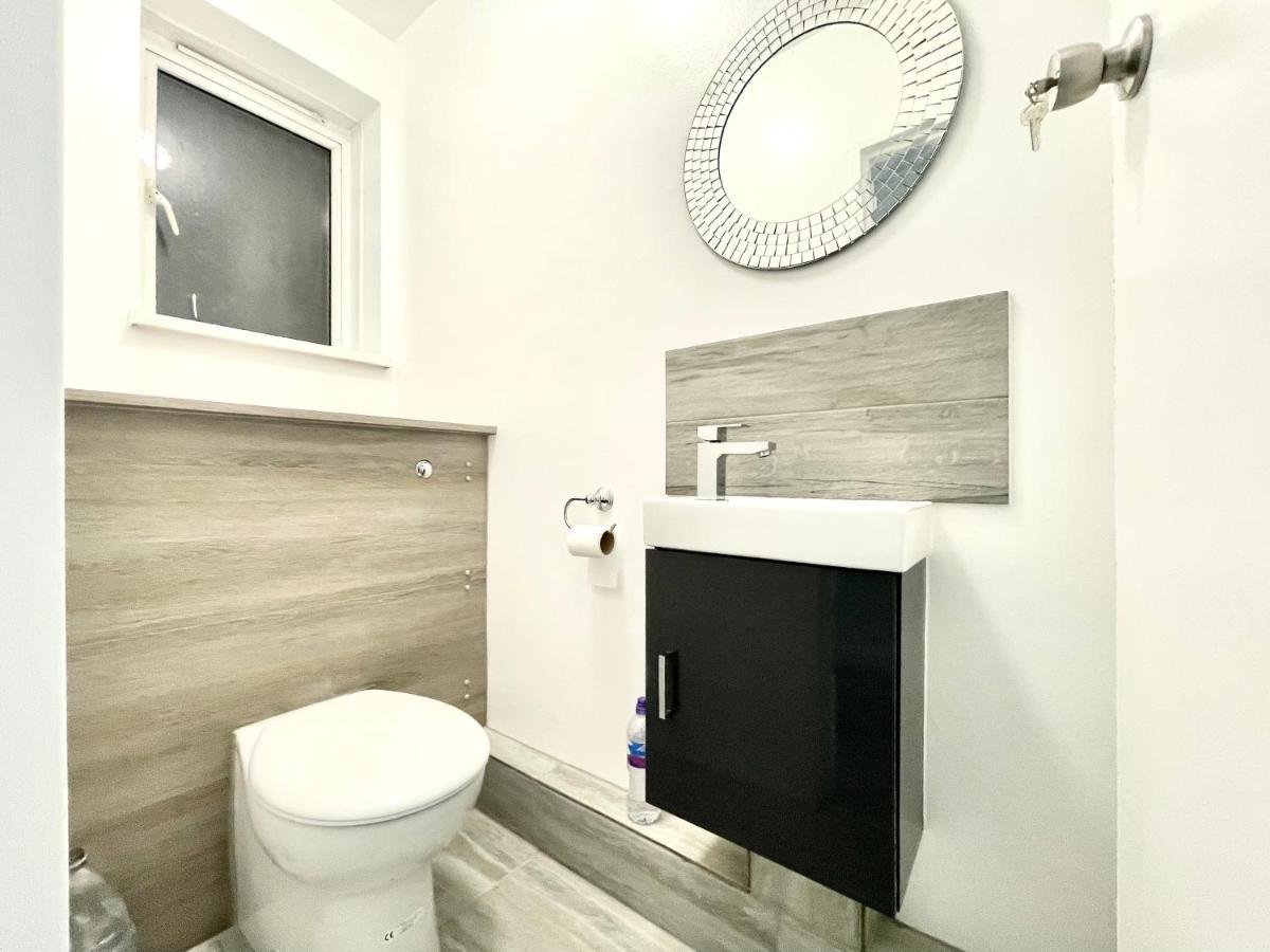 Fabulous 3 Bedroom Flat Sleeps 6 런던 외부 사진